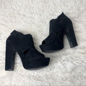 Aldo black cut out platform heels